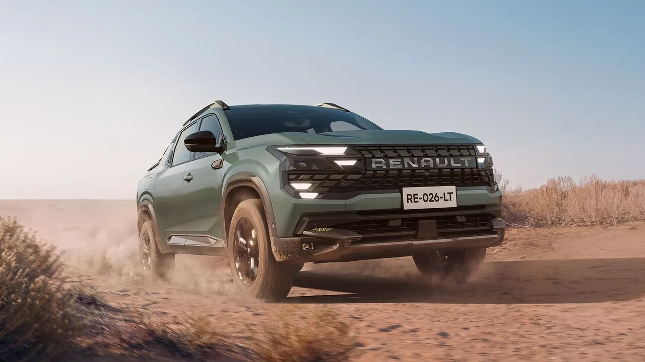 Renault Niagara em terreno de terra